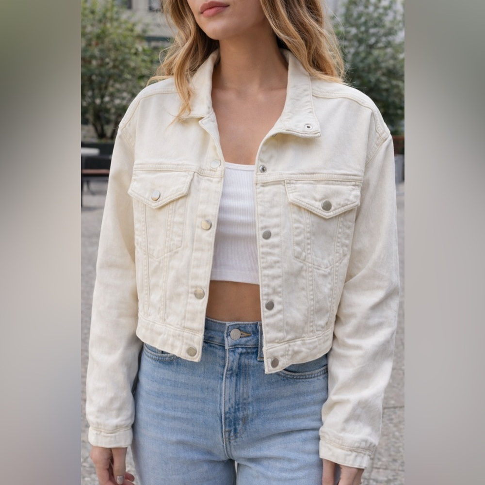 Abercrombie & Fitch Off White Cropped Denim Trucker Jacket - Picture 4 of 4